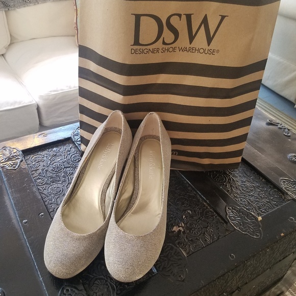 Size 10 silver heels - Picture 6 of 8